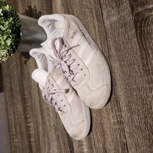 Women's Adidas Gazelle Size 6.5
